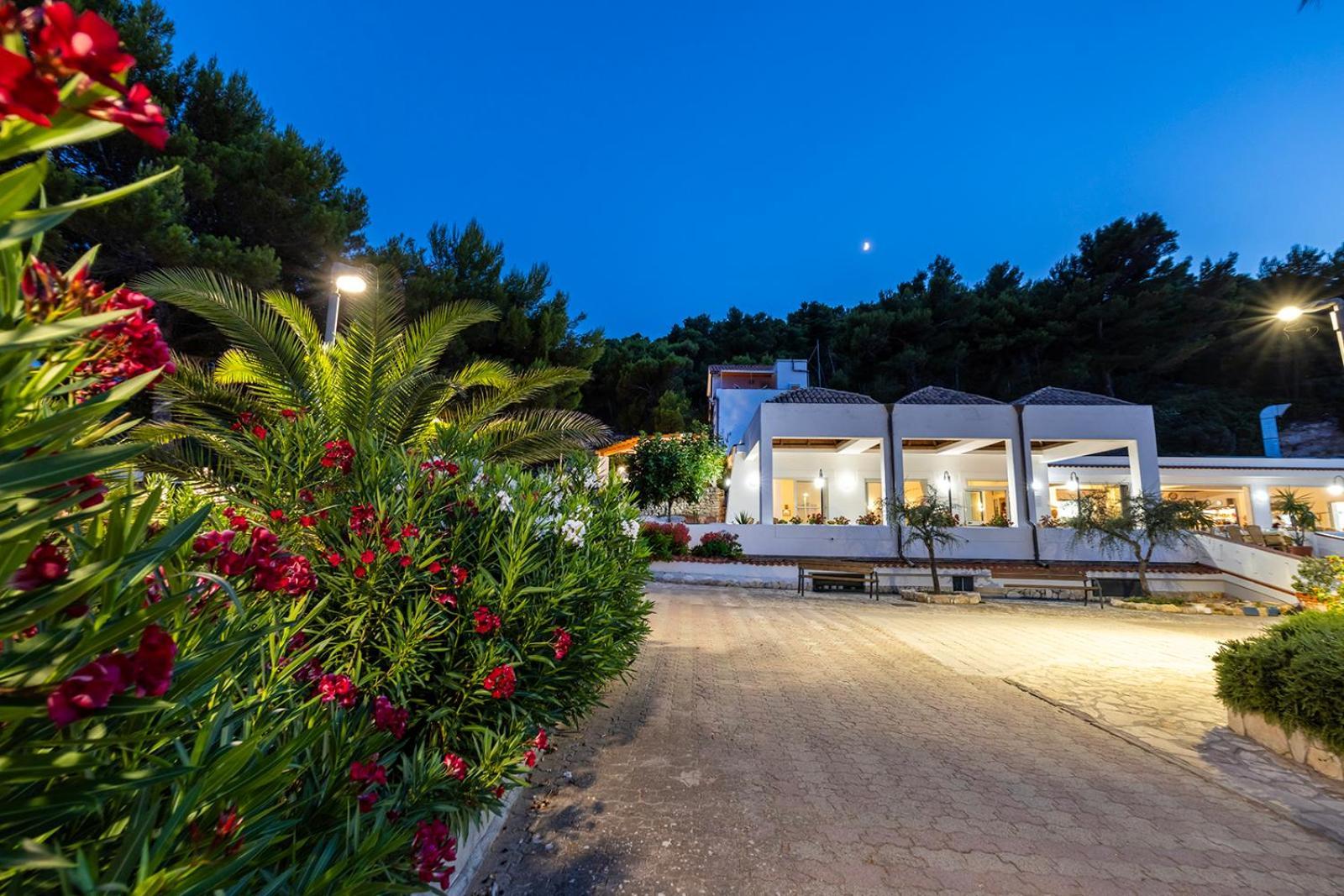 Crovatico Club Vacanze Βιέστε Εξωτερικό φωτογραφία